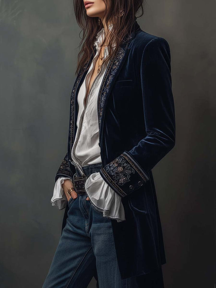 Amelia™ | Elegant Embroidered Velvet Coat