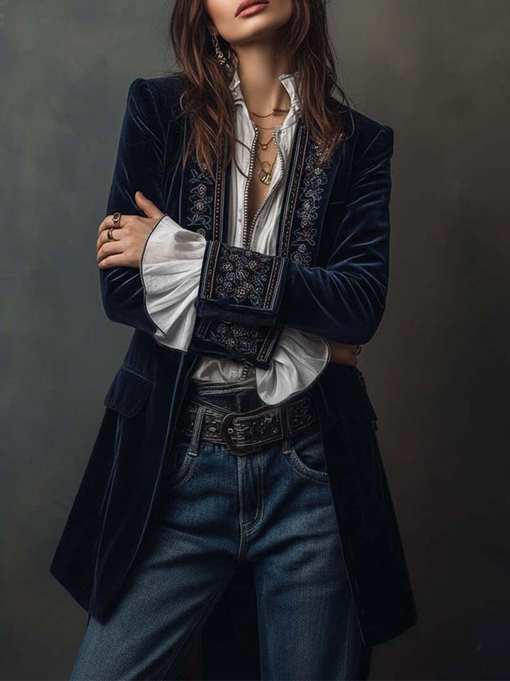 Amelia™ | Elegant Embroidered Velvet Coat