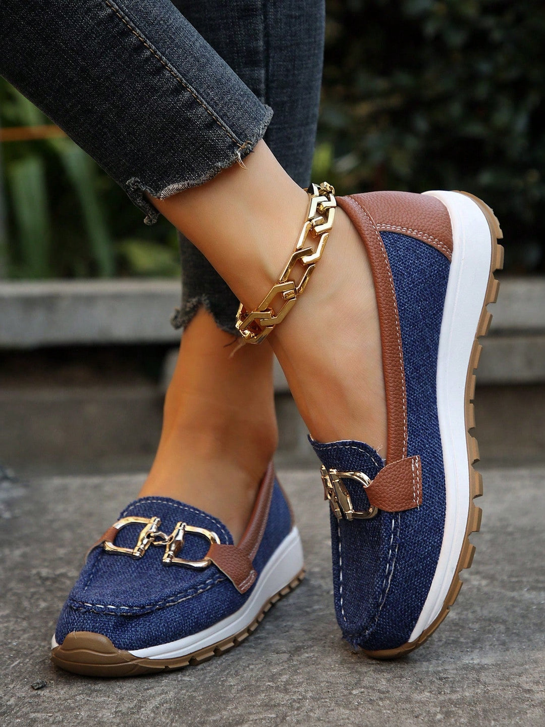 Elly - Stylish Buckle Loafers