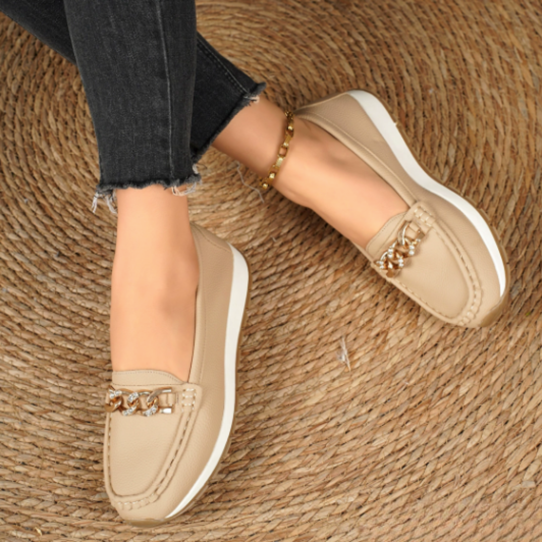Evelyn - Loafers with Diamond Buckle