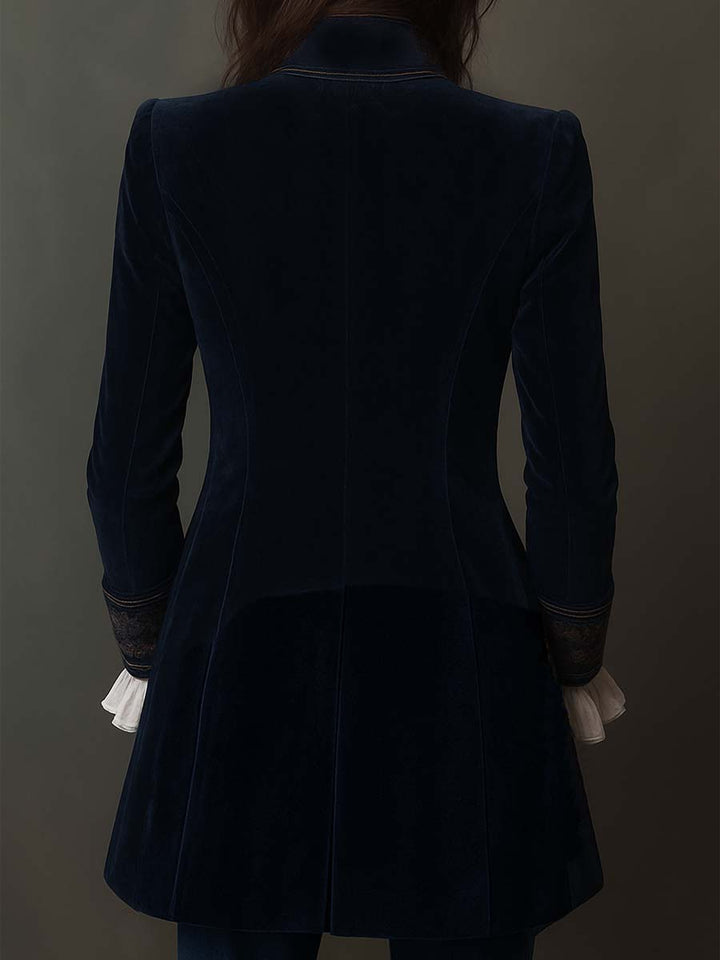 Amelia™ | Elegant Embroidered Velvet Coat