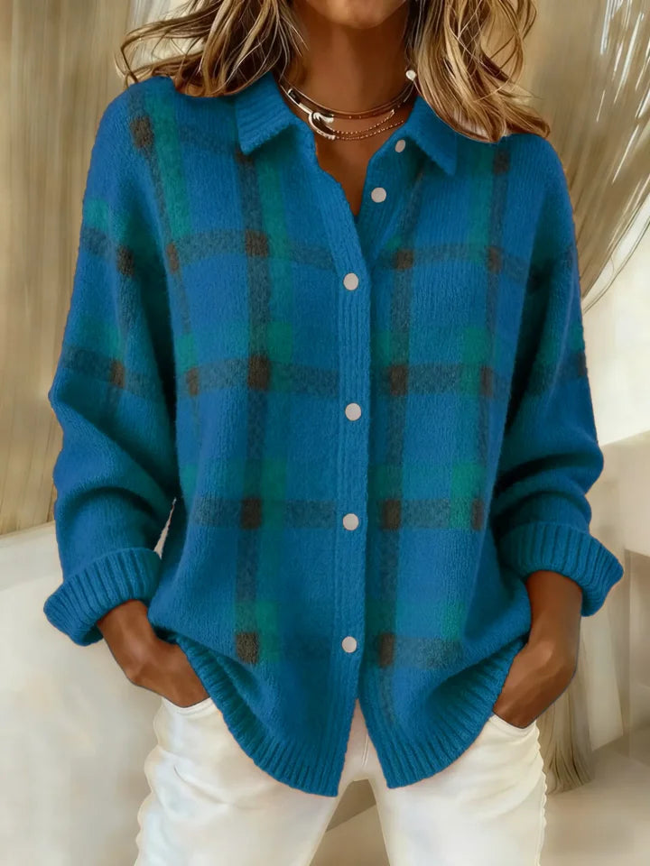 Victoria | Retro Plaid Sweater with Casual Contrast