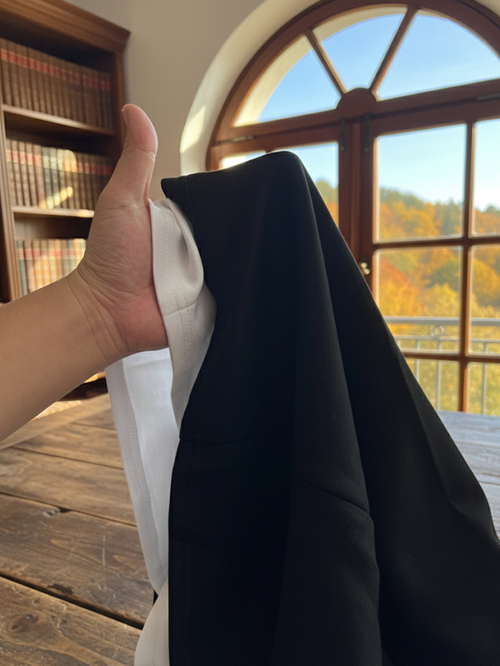 Contrast Color Round-Neck Maxi Dress with Irregular Clipping and Skinny Fit